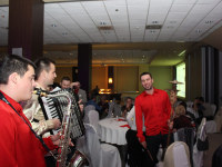 Holiday Inn, párty Donghee