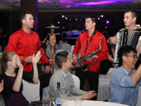 Holiday Inn, párty Donghee