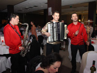Holiday Inn, párty Donghee
